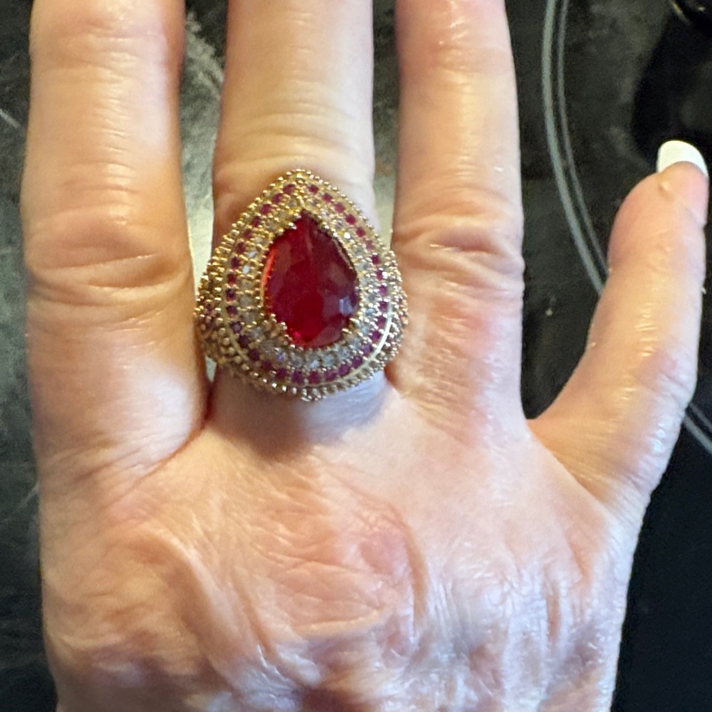 Elegant Gold and Red Teardrop Ring